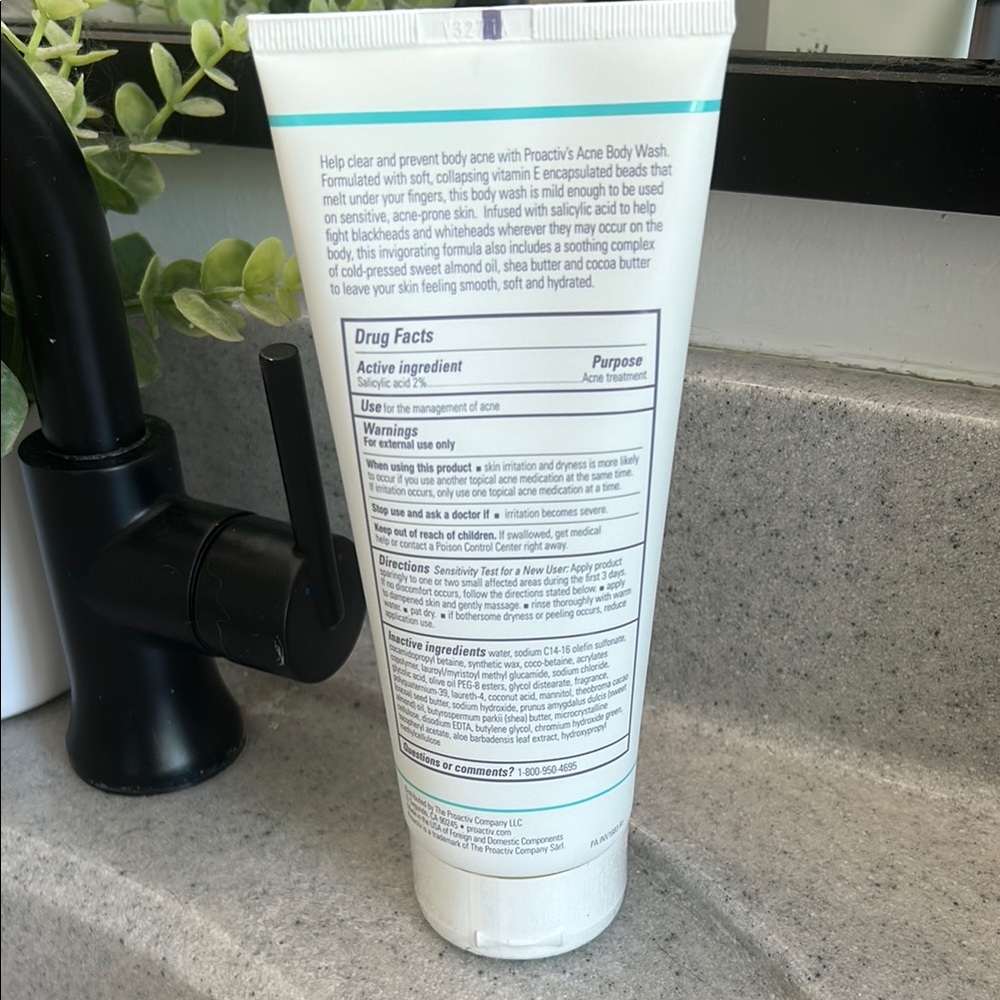 NIB, Sealed - Proactiv Acne Body Wash 9 oz - Picture 4 of 5